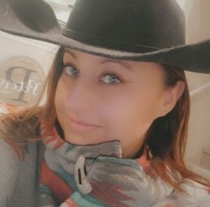 Meet your Posher, Justine